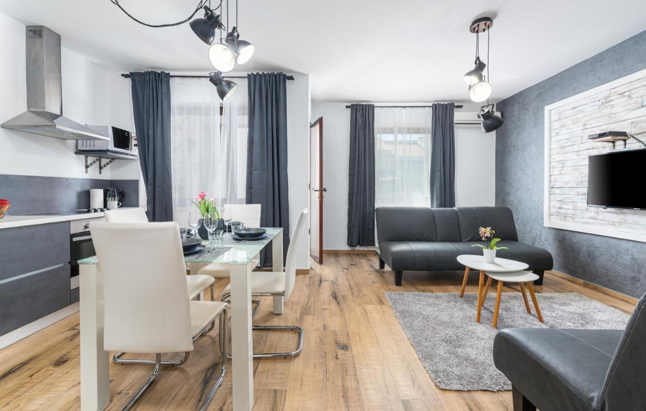 Apartments Ariana Umag Exterior foto